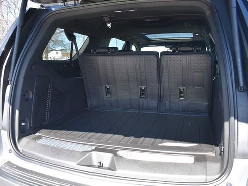New 2026 Chevrolet Suburban Premier image 23