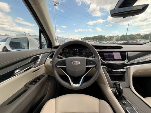 Used 2020 Cadillac XT6 Premium Luxury AWD/4WD image 33