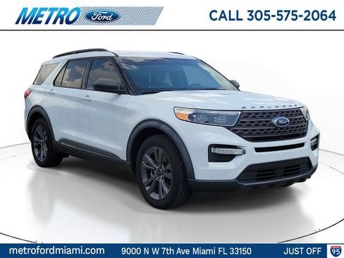 Certified 2021 Ford Explorer XLT w/ Equipment Group 202A RWD image 1