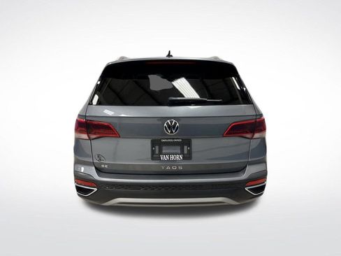 Used 2023 Volkswagen Taos SE w/ Black Wheel Package image 12