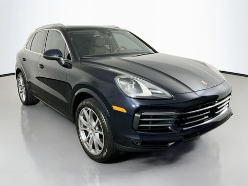 Used 2023 Porsche Cayenne S AWD/4WD image 3