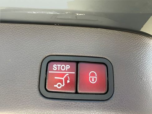 Used 2019 Mercedes-Benz GLS 450 4MATIC w/ Premium 1 Package image 8