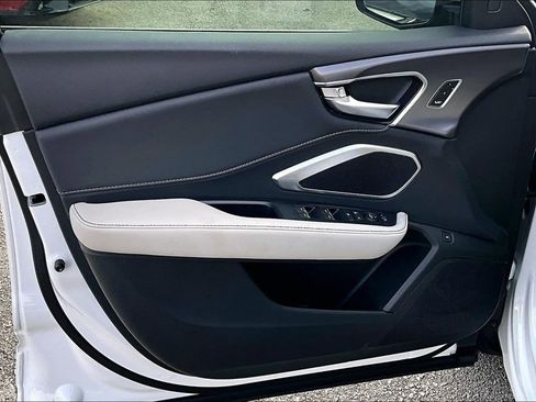 Used 2025 Acura RDX SH-AWD image 24