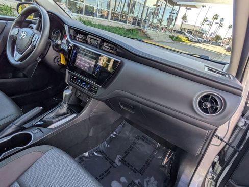 Used 2017 Toyota Corolla LE image 22