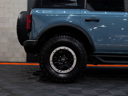 Used 2023 Ford Bronco Black Diamond w/ Sasquatch Package image 17