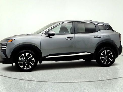 Used 2025 Nissan Kicks SV AWD/4WD image 8