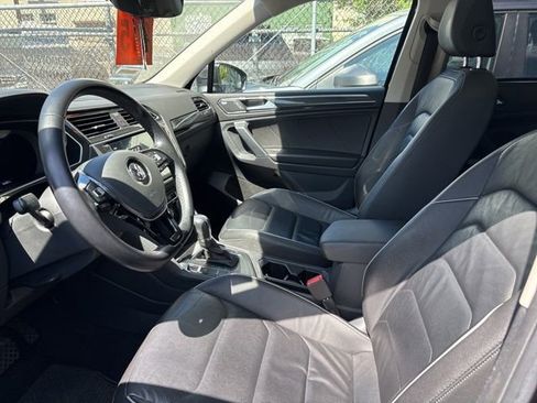 Used 2018 Volkswagen Tiguan SEL Premium image 7