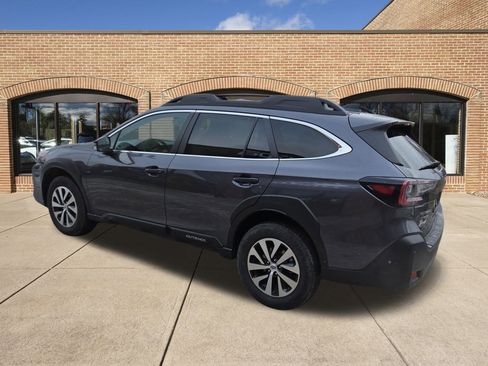 Used 2025 Subaru Outback Premium w/ Popular Package #1A image 6