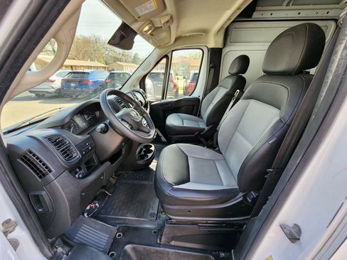 Used 2025 RAM ProMaster 2500 w/ Convenience Group FWD image 24
