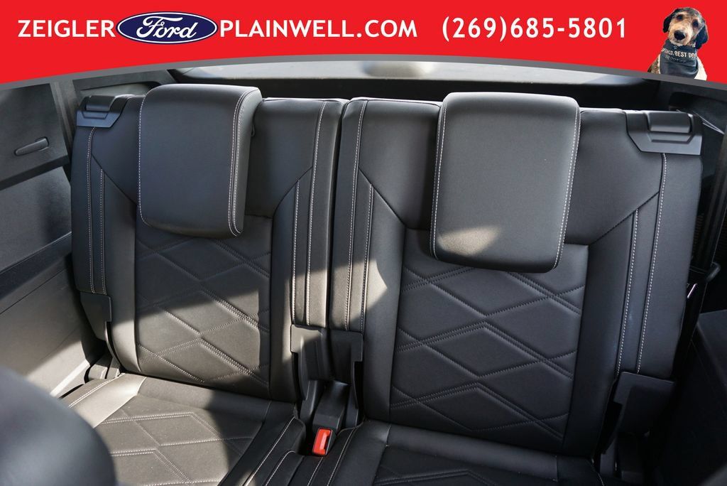 Used 2025 Volkswagen Atlas SE FWD image 13