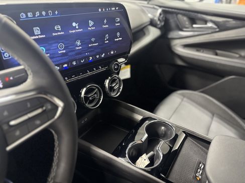 Used 2024 Chevrolet Blazer EV LT image 27