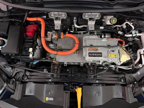 Used 2025 Nissan Ariya AWD image 31