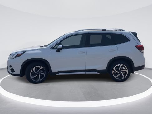 Used 2024 Subaru Forester Touring AWD/4WD image 4