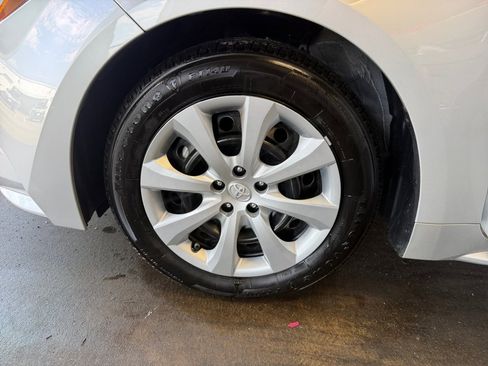 Used 2023 Toyota Corolla LE FWD image 31