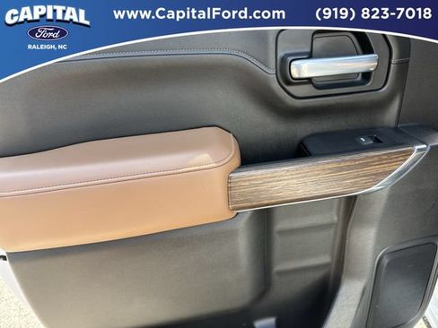 Used 2021 Chevrolet Silverado 1500 High Country w/ Technology Package AWD/4WD image 17