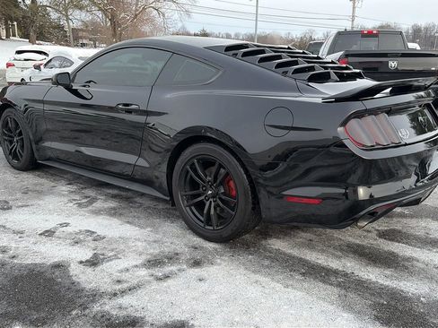 Used 2017 Ford Mustang Coupe image 12