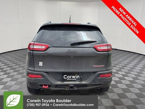 Used 2014 Jeep Cherokee Trailhawk w/ Technology Group AWD/4WD image 6