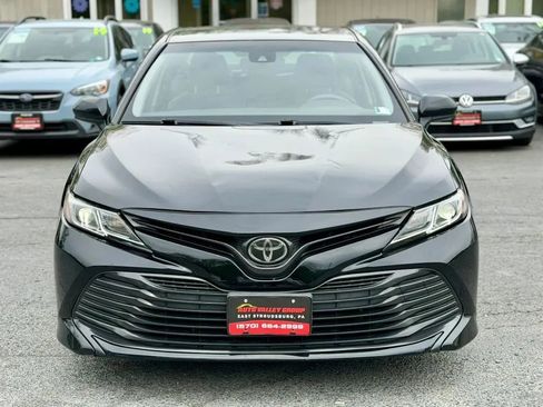 Used 2018 Toyota Camry LE FWD image 3