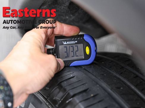 Used 2024 Nissan Rogue S AWD/4WD image 30