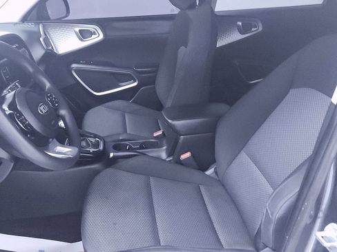 Used 2020 Kia Soul FWD image 11