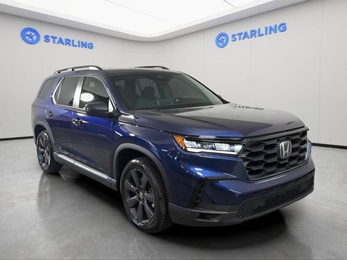 Used 2025 Honda Pilot Sport image 14