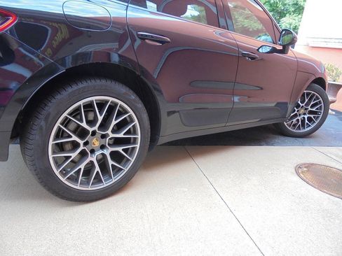 Used 2018 Porsche Macan GTS AWD/4WD image 29