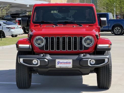 Used 2025 Jeep Wrangler Unlimited Sahara w/ Safety Group AWD/4WD image 9