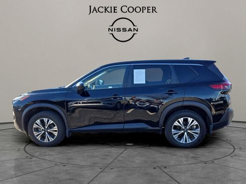 Certified 2023 Nissan Rogue SV image 2