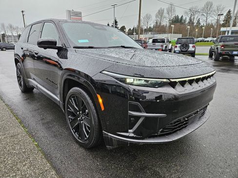 Used 2024 Jeep Wagoneer Launch Edition image 7