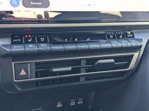 Used 2025 Toyota Camry XSE image 23