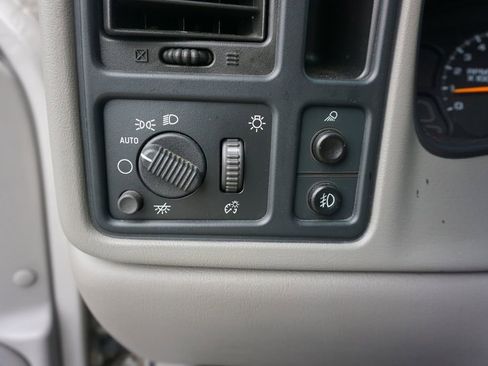Used 2006 Chevrolet Silverado 1500 LT w/ Onstar Plus Package RWD image 11