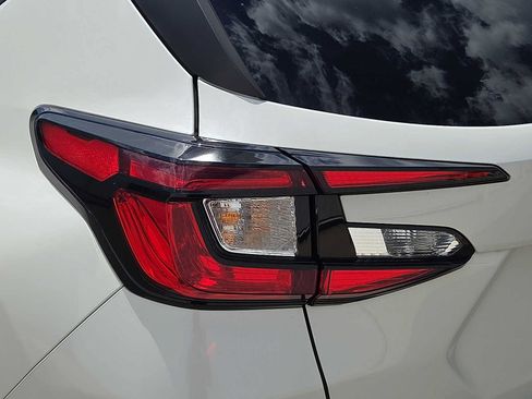 Used 2024 Subaru Crosstrek 2.0i Premium AWD/4WD image 10