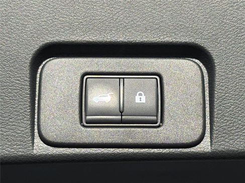 Used 2023 Nissan Rogue Platinum AWD/4WD image 20