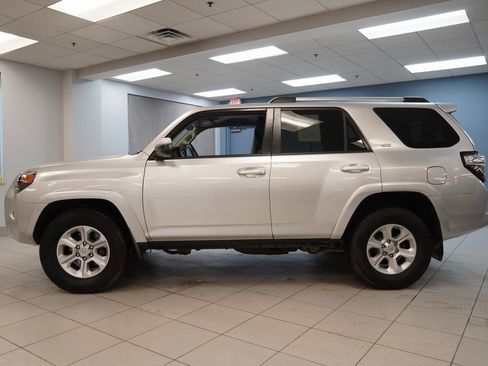 Used 2019 Toyota 4Runner SR5 image 2