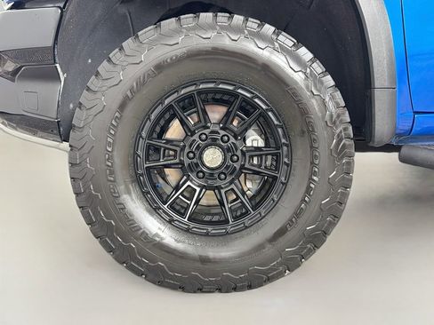 Used 2022 Chevrolet Silverado 1500 ZR2 w/ Technology Package AWD/4WD image 33