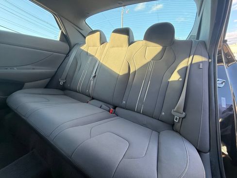 Used 2024 Hyundai Elantra SEL FWD image 15
