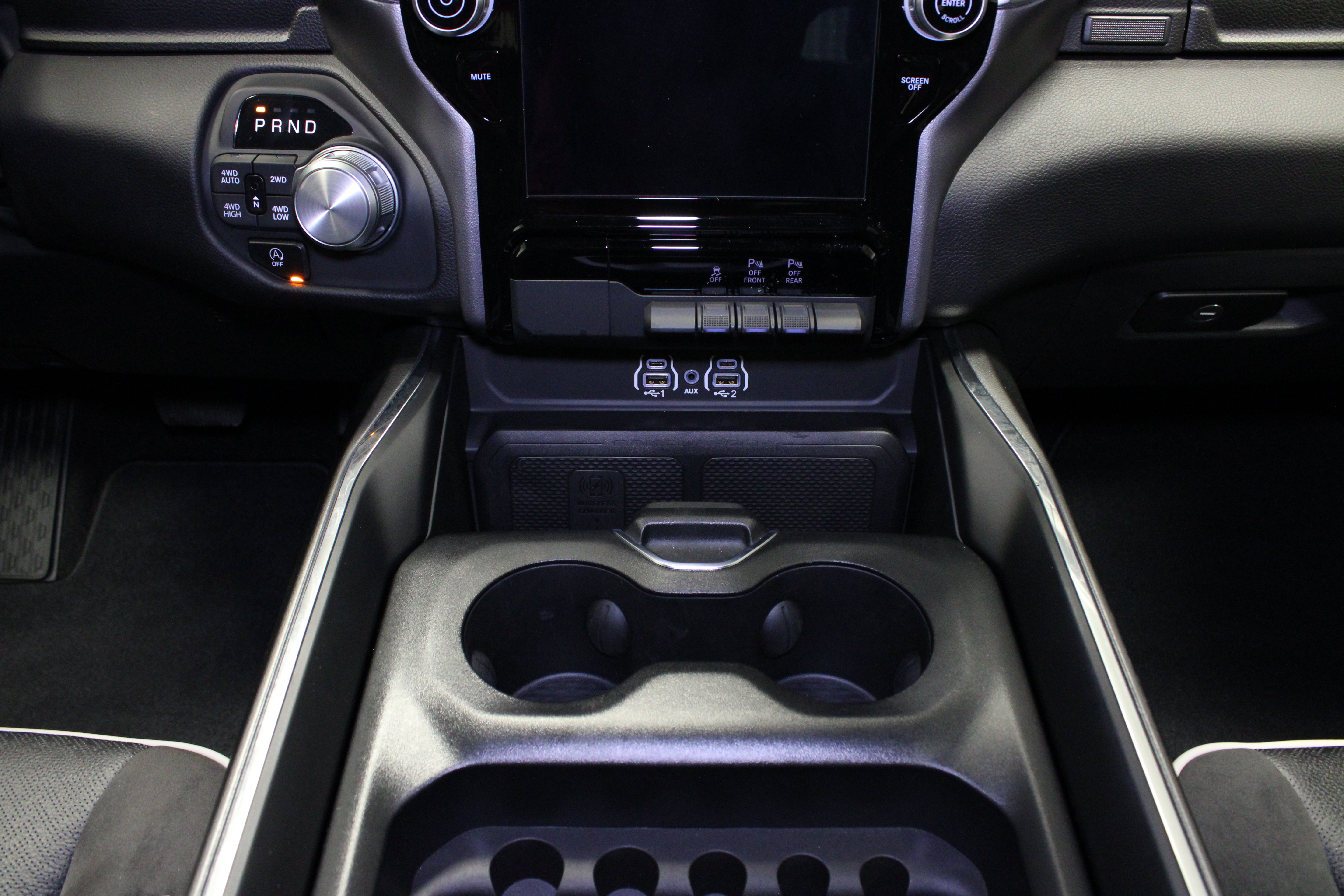 Used 2025 RAM 1500 Laramie AWD/4WD image 22