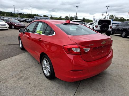 Used 2016 Chevrolet Cruze LT w/ Convenience Package image 7