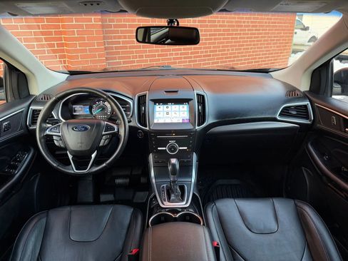 Used 2016 Ford Edge Titanium image 9