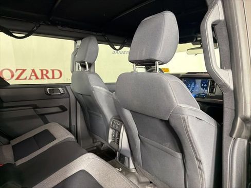 Used 2025 Ford Bronco 4-Door AWD/4WD image 19
