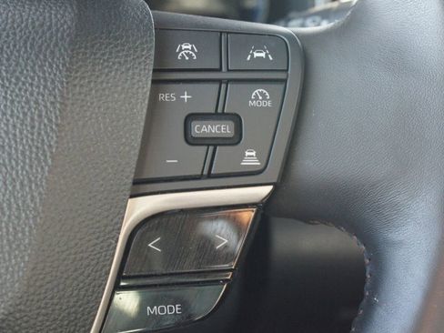 Used 2025 Toyota Camry XLE image 11