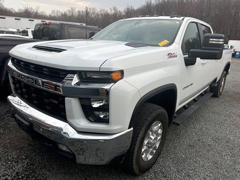 Used 2020 Chevrolet Silverado 2500 LT w/ All Star Edition image 3
