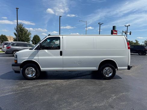Used 2020 Chevrolet Express 2500 w/ Driver Convenience Package RWD image 4