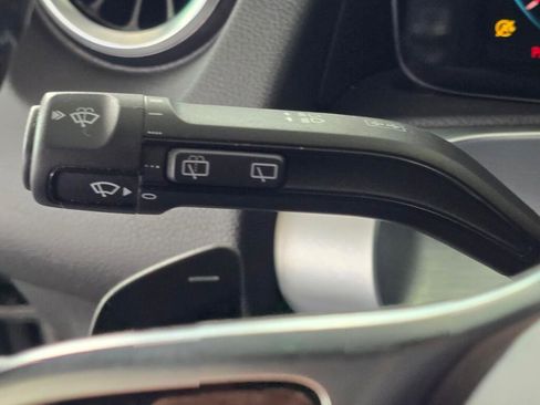 Used 2023 Mercedes-Benz GLB 250 4MATIC image 27