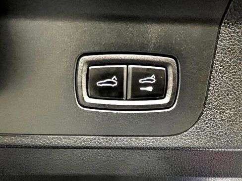 Used 2017 Porsche Panamera image 34