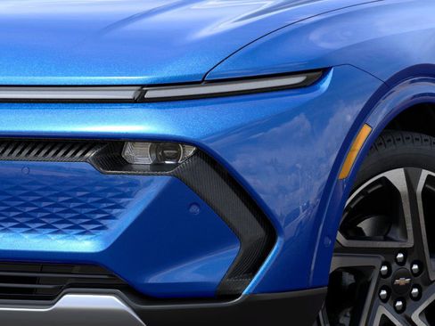 New 2025 Chevrolet Equinox EV LT w/ Convenience Package II FWD image 40