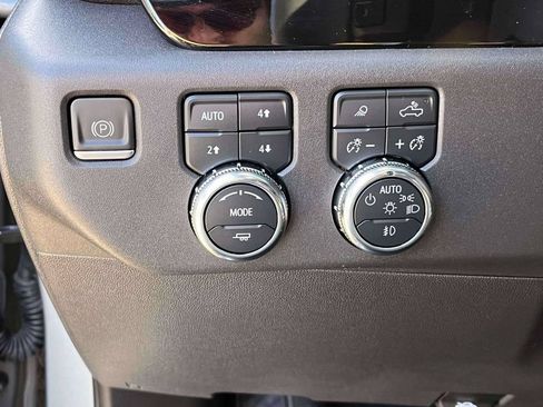 Used 2023 GMC Sierra 1500 SLT w/ SLT Premium Package AWD/4WD image 18