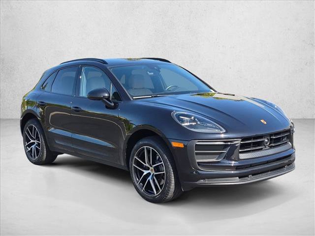 Used 2023 Porsche Macan AWD/4WD image 3