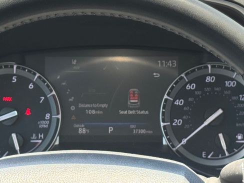Used 2022 Toyota Highlander XLE AWD/4WD image 14