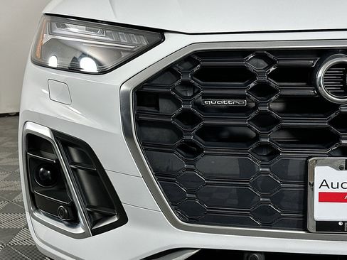 Used 2023 Audi Q5 2.0T Prestige w/ Prestige Package image 16